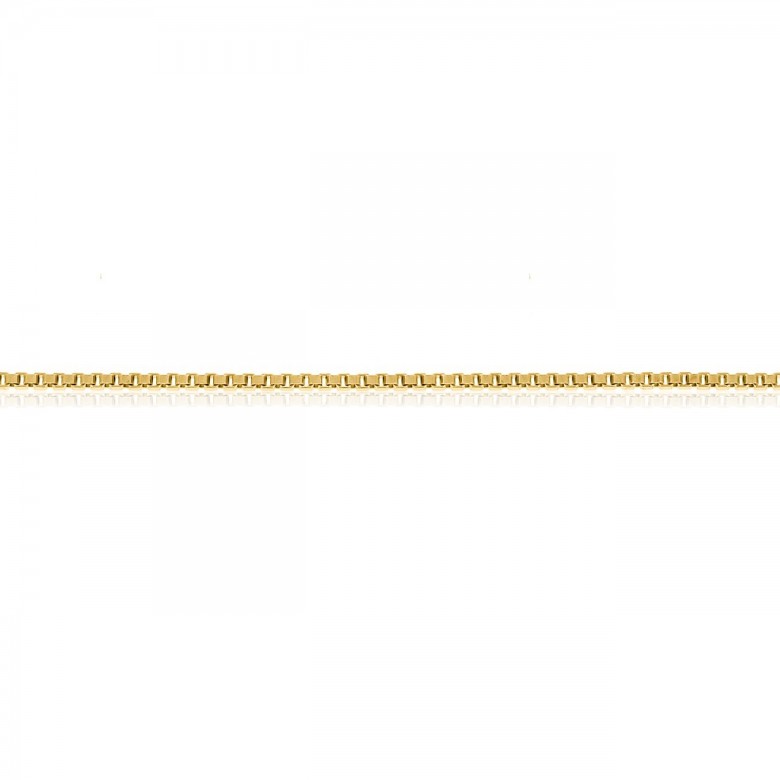 SQUARE CHAINS