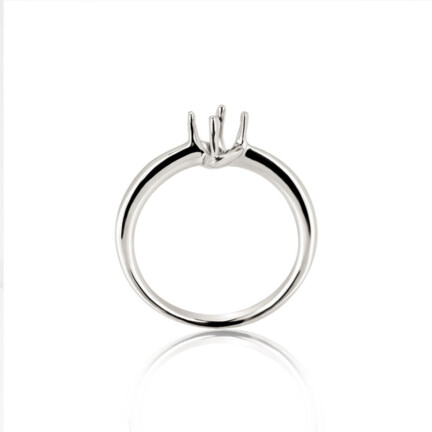 CASTED SOLITAIRE RING WITH 4 SEPARATE PRONGS AND ROUND SHANK